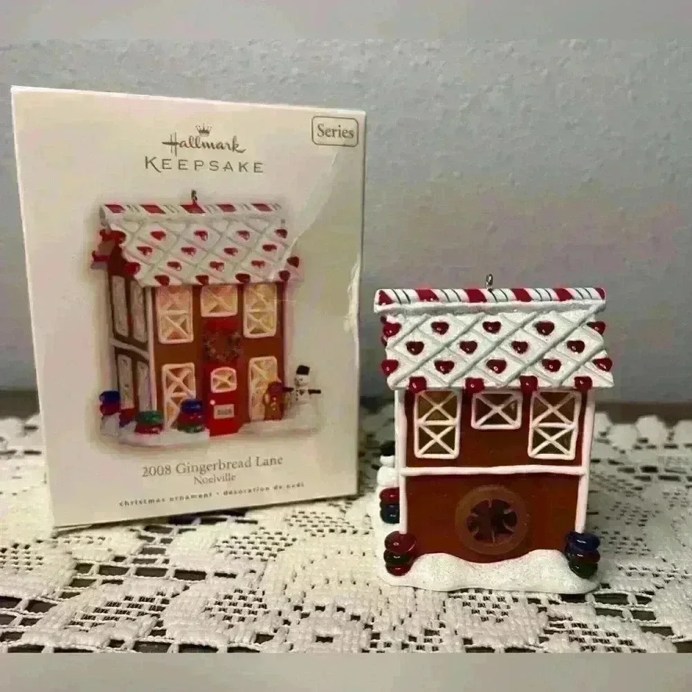 Hallmark 2008 Gingerbread Lane- “Noelville” 3rd in series Christmas Ornament NEW